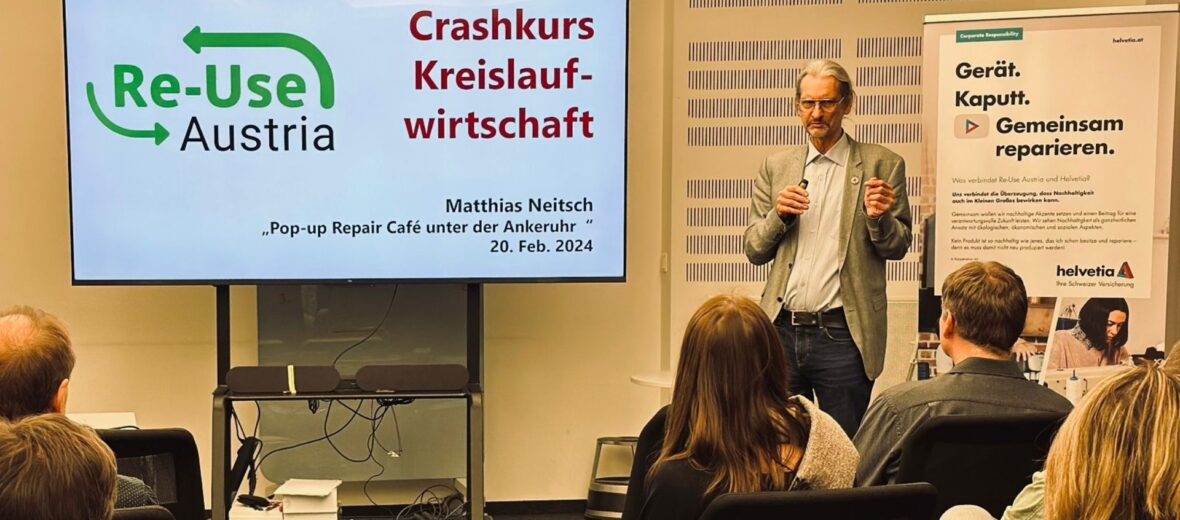 Bild zeigt Matthias Neitsch beim Vortrag "Crashkurs Kreislaufwirtschft"