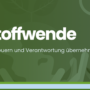 Bild zeigt den Startseitenbanner von ag-rohstoffe.at; grüner HIntergrund mit bergiger Landschaft, darauf der Schriftzug: #Rohstoffwende - Österreich muss umsteuern und Verantwortung übernehmen.